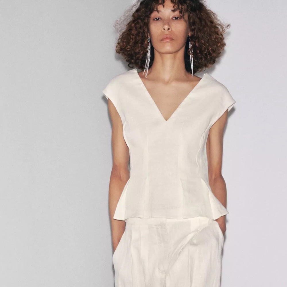 100% LINEN PLEATED TOP ZW COLLECTION

$ 119.00
